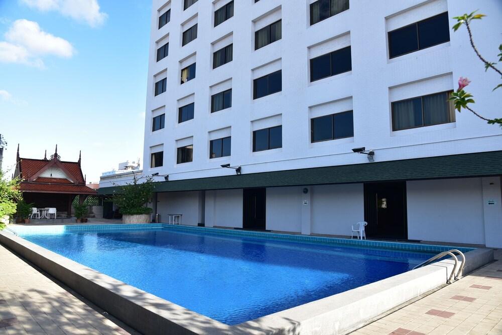 Bp Grand Tower Hotel Hat Yai Bagian luar foto
